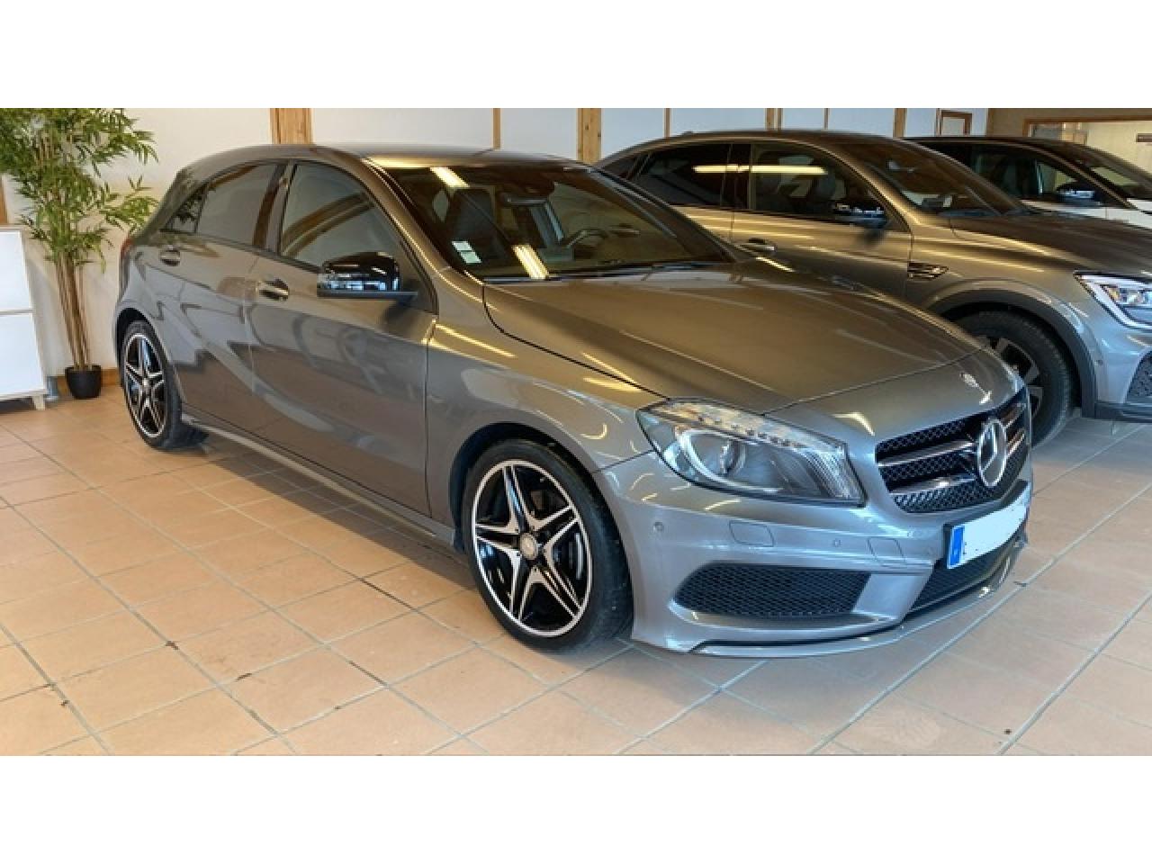 MERCEDES-CLASSE A-A 180 d - BV 7G-DCT  Fascination Pack AMG - Toit Ouvrant 